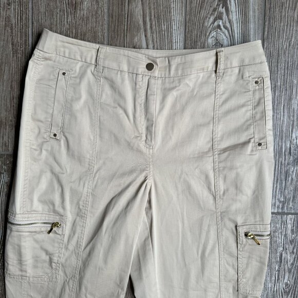 Chicos Beige Zip Pocket Cargo Capris Pants Womens M‎ Stretch Cotton Spandex Crop - Picture 4 of 8